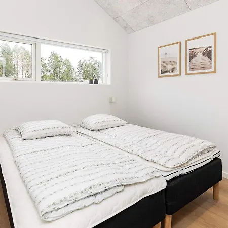 10 Person In Jerup-by Traum *