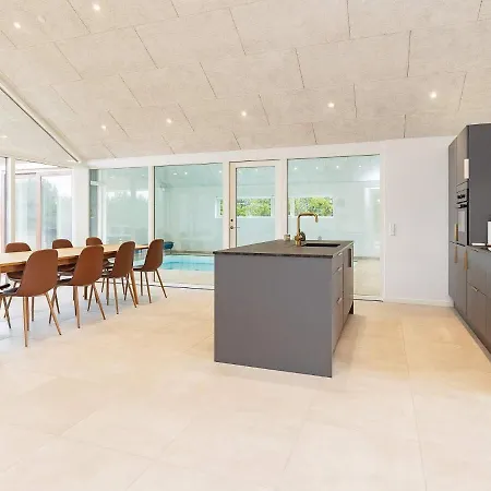 10 Person In Jerup-by Traum Jerup