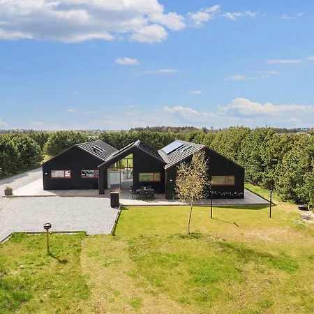 10 Person In Jerup-by Traum Jerup