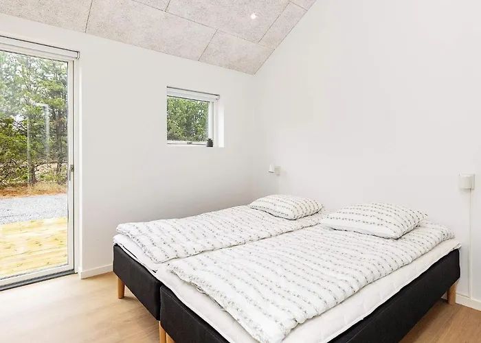 10 Person In Jerup-by Traum Jerup