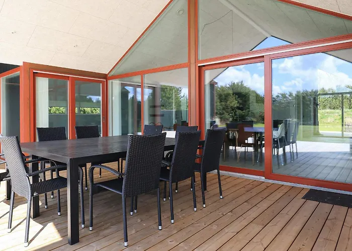 10 Person In Jerup-by Traum Jerup